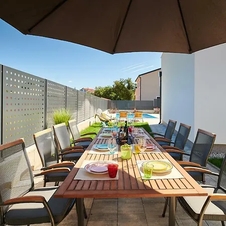 فيلة Dolcea Kaštel